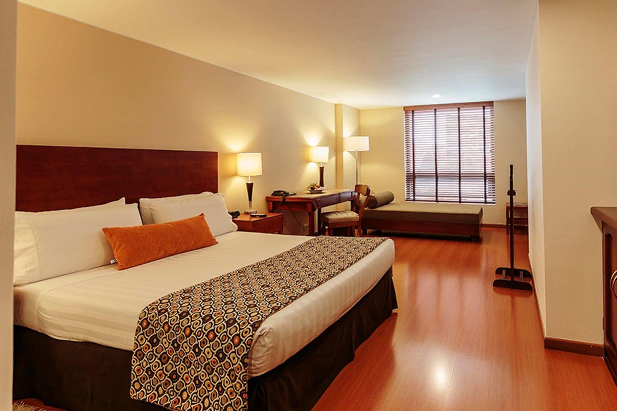 Hotel Estelar Suites Jones Bogotá Zewnętrze zdjęcie