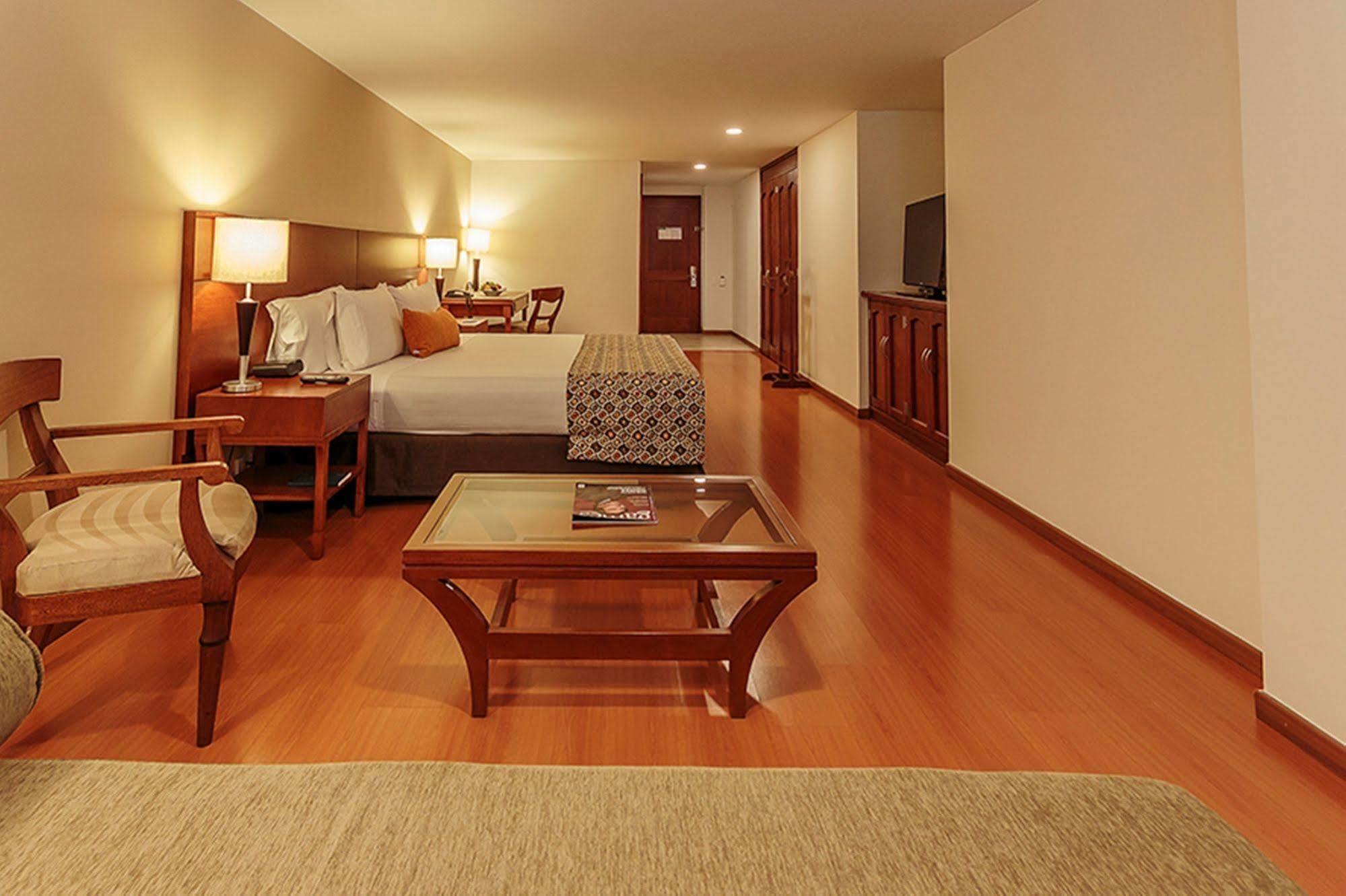 Hotel Estelar Suites Jones Bogotá Zewnętrze zdjęcie