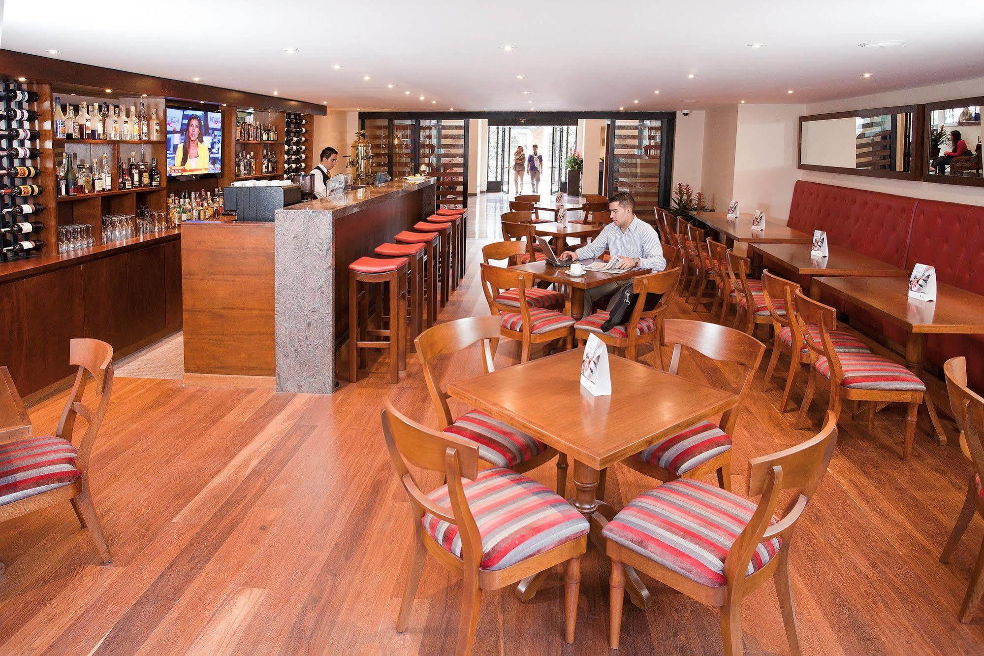 Hotel Estelar Suites Jones Bogotá Zewnętrze zdjęcie