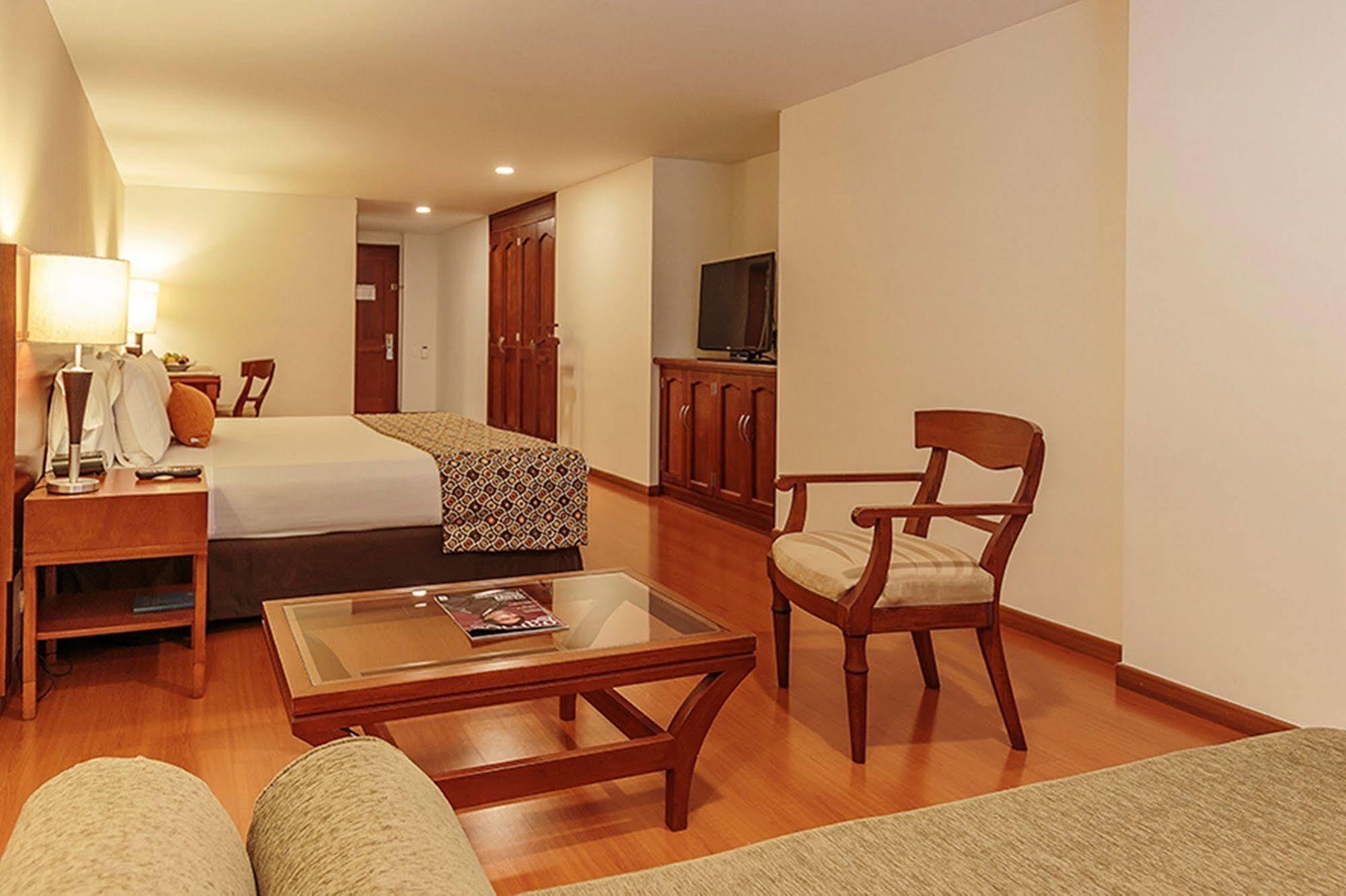 Hotel Estelar Suites Jones Bogotá Zewnętrze zdjęcie